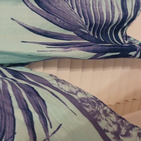 Palm Leaf caftan wrap - Picture 2 of 3